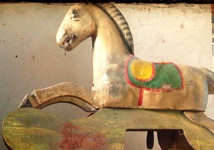 Cavallo a dondolo, foto di CorinneTesioCirulli 