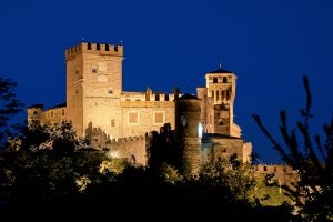 www.castellodipavone.com